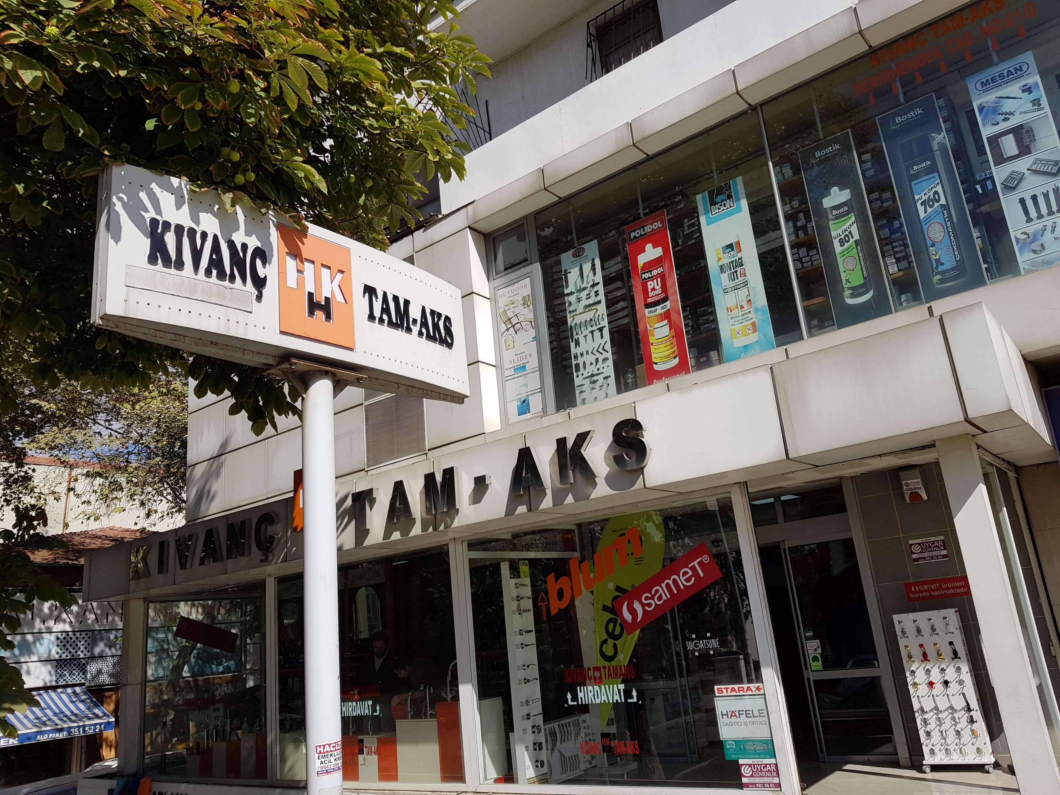 Kıvanç Tam-Aks